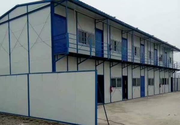 在什么情況下使用單坡與雙坡活動(dòng)房比較合適